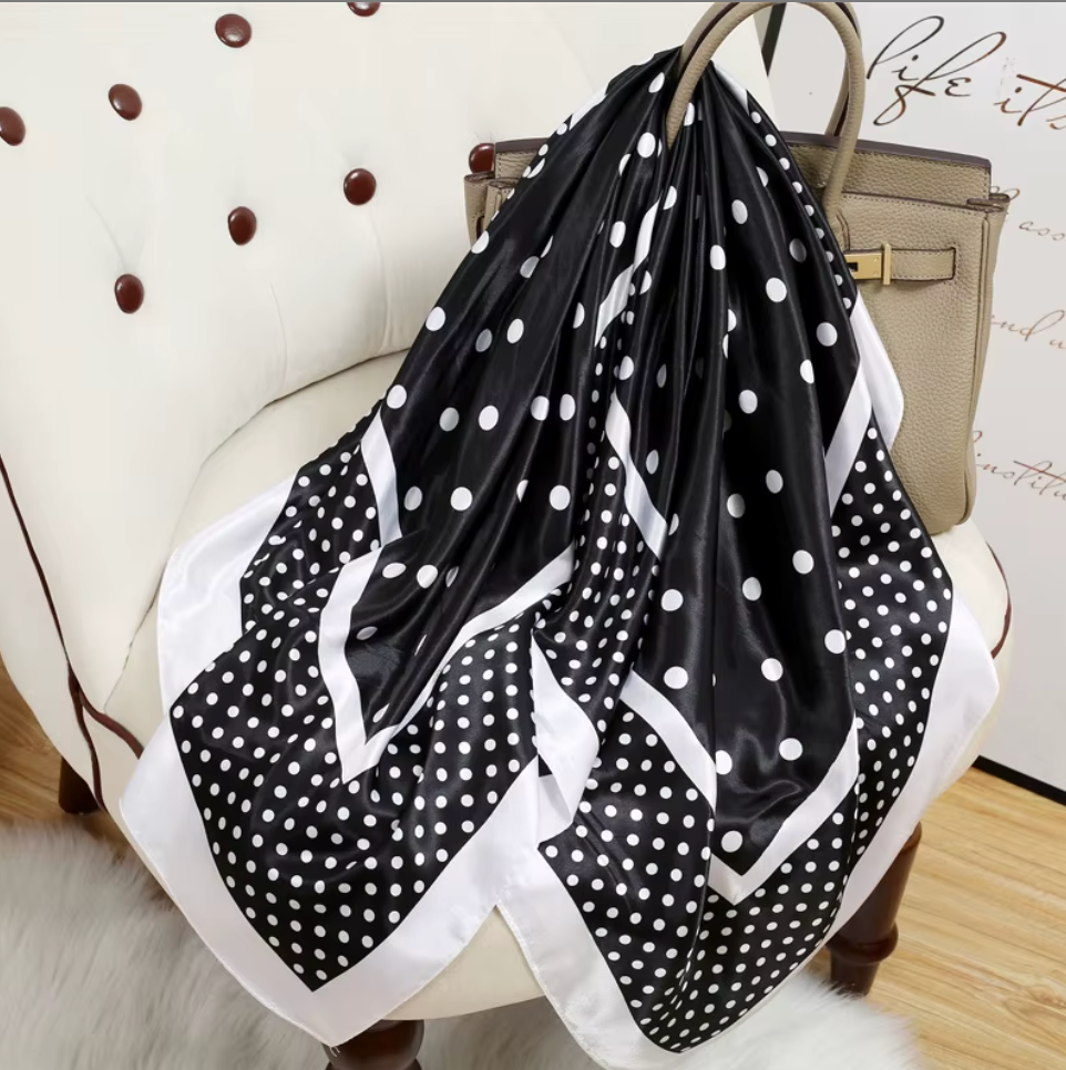 Foulard 90x90. Disponibili nr 10 da fine ottobre