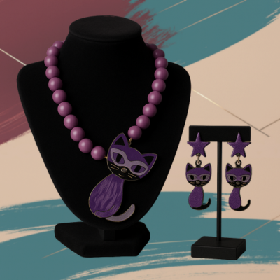 Collana e Orecchini Gatto Viola – Set Gioielli Eleganti ScaramanticaWeb