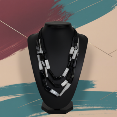 Collana Geometrica in Resina Nera e Madreperlata – Eleganza Moderna | ScaramanticaWeb